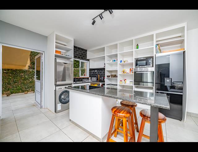 3 BEDROOM APARTMENT FOR SALE IN SHAKAS ROCK